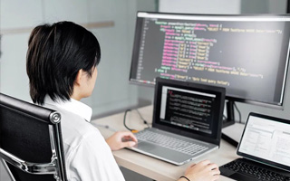 新余 api php源码,下载的php源码怎么运行呢？